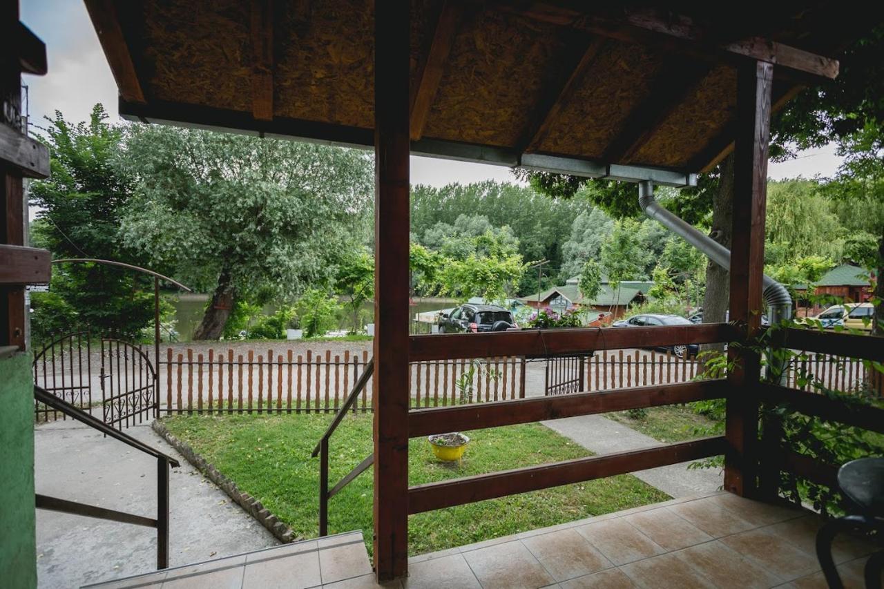 Pool And Villa Splav Dunavac Futog Exterior photo
